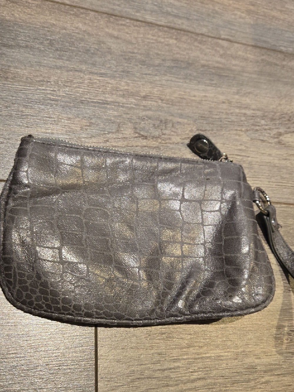 VINTAGE Gray Croc-Embossed Leather Wristlet - Unbranded